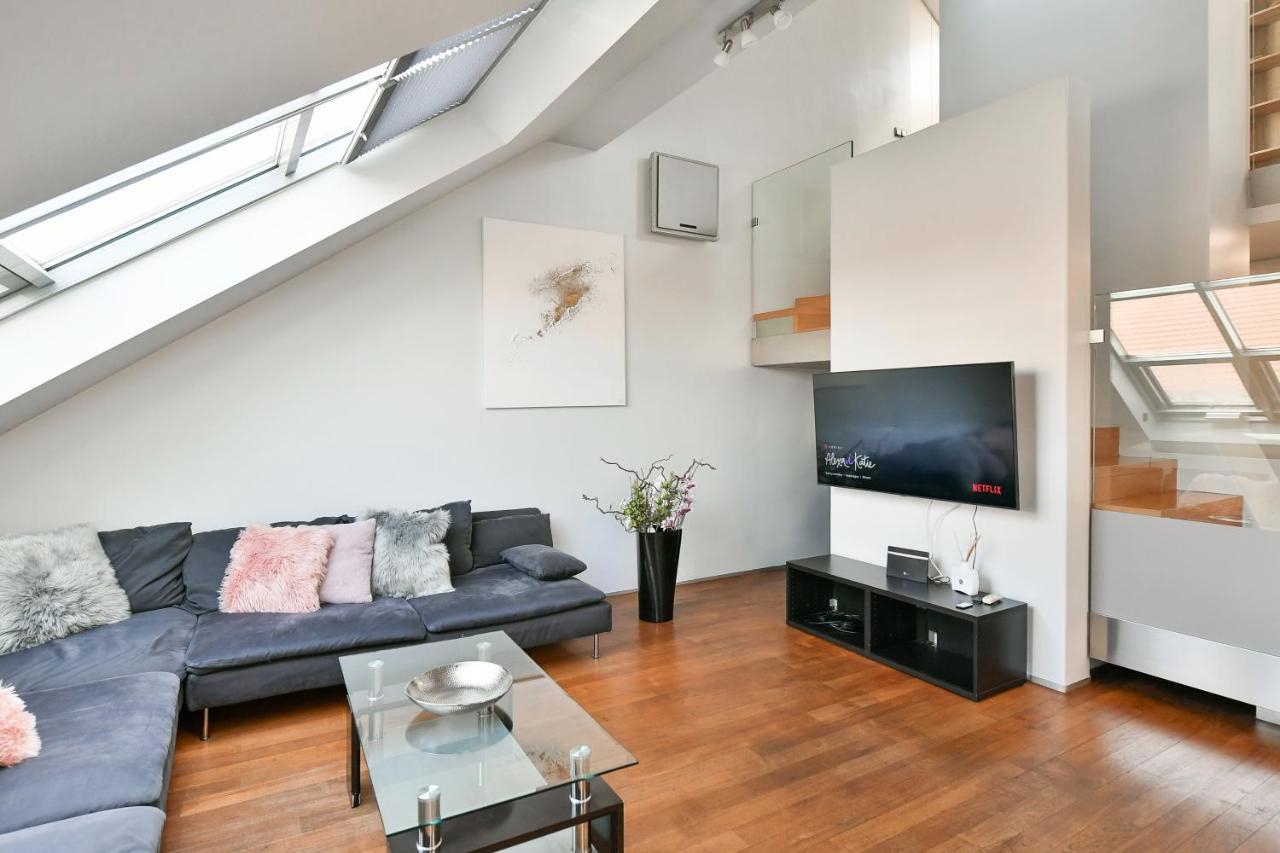 Luxury Central Duplex With Terrace プラハ エクステリア 写真