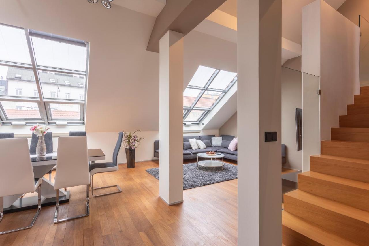Luxury Central Duplex With Terrace プラハ エクステリア 写真