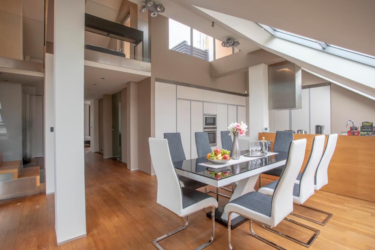 Luxury Central Duplex With Terrace プラハ エクステリア 写真